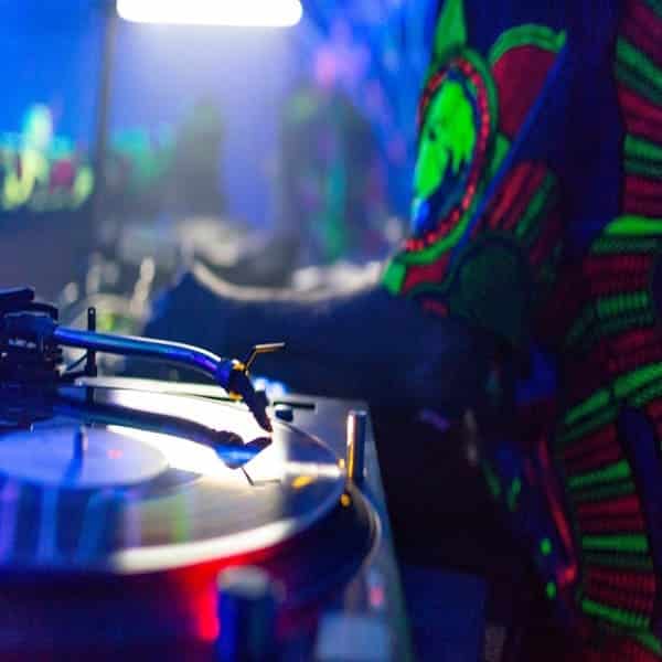 La influencia de la música en las experiencias psicodélicas